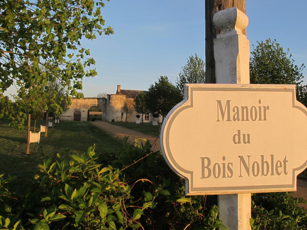 Manoir Du Bois Noblet Bed & Breakfast Louerre Ngoại thất bức ảnh